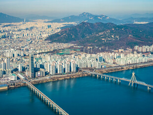 城市跨海大桥壮丽景观