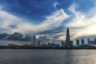 深圳城市天际线与水域景观