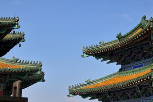 中式古建筑屋顶特写