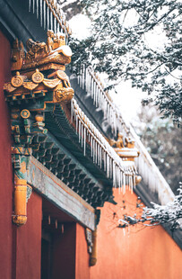 雪覆古建屋檐尽显古韵
