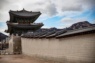 韩国传统建筑城墙与塔楼