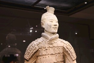 秦代兵马俑雕塑