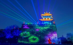 古城墙灯光秀绚丽夜景