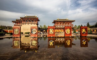 水边古建倒 景致迷人