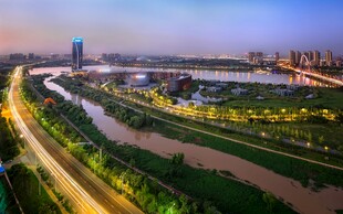城市河畔夜景风光