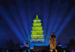 大雁塔灯光秀夜景璀璨
