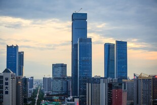 都市天际线高楼林立景观