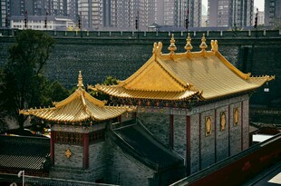 金顶古建筑尽显中式韵味