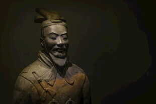 秦代兵马俑武士像