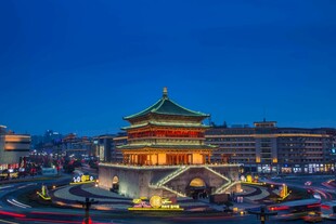 西安钟楼夜景璀璨夺目