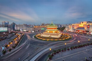 城市壮观环岛夜景