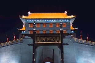 古城楼夜景尽显古韵风华