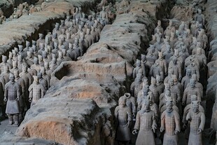 壮观的秦始皇陵兵马俑阵列