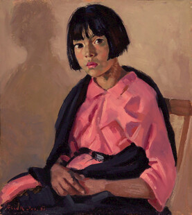 粉色上衣女孩的肖像画