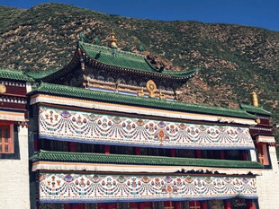 藏式建筑外墙精美装饰