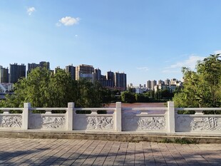城市河畔景观带