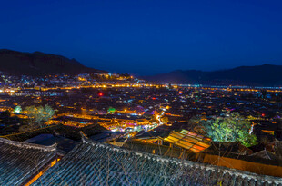古城夜景璀璨灯火迷人