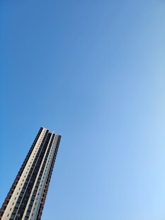 高耸入云的摩天大楼