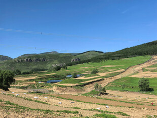 山间田野风光