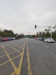城市道路及周边停车场景