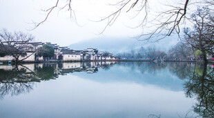 水墨江南水乡静谧湖景