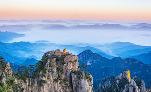 壮丽山峦云海日出景观