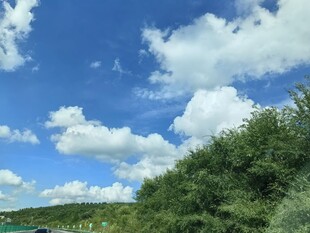 蓝天白云