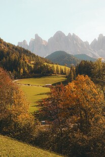 秋日山间美景