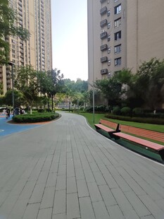 小区内的休闲步道景观