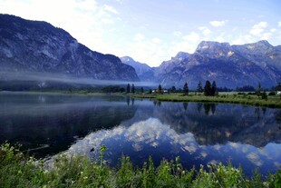 宁静山水湖景自然风光图
