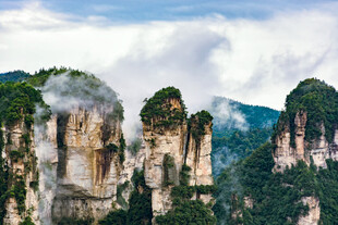 张家界奇峰云雾美景