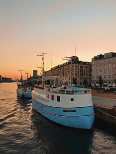 夕阳下的哥本哈根港口