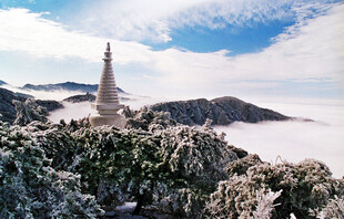 庐山喇叭塔雪霁