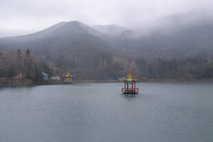 雾中的庐山