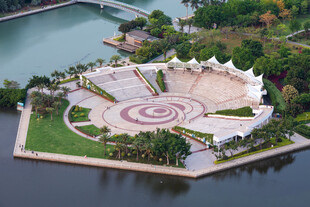 厦门湖畔圆形景观建筑