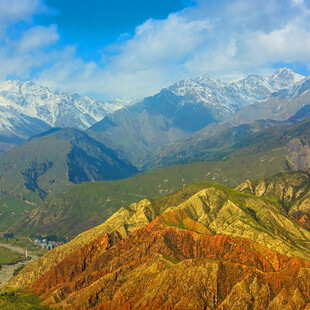 壮丽多彩的山峦美景