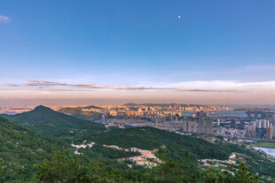 厦门城市山峦的壮美景观