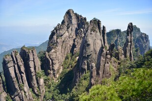 峻峭奇峰