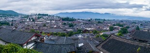 俯瞰古村落的宁静景致