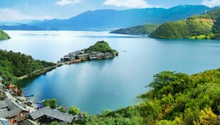 湖光山色中的美丽景致