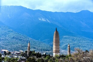 大理三塔风景秀丽