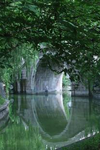 桥洞 