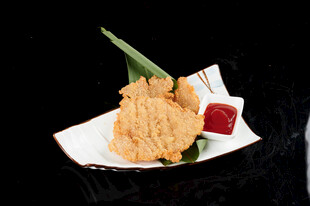 日式炸物摆盘美食