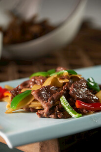 美味彩椒炒牛肉