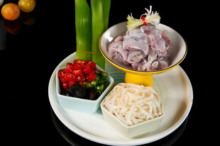 剁椒牛蛙 多样食材