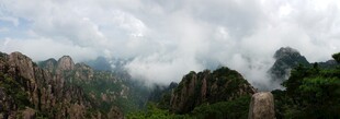 云雾缭绕的黄山
