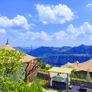 山间度假小屋的美丽景致