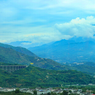山间景致