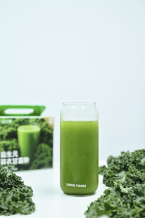 鲜榨菠菜汁