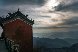 武当山冬日山峦雪景